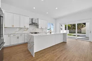 842 30th Ave, Saint Petersburg, FL 33704 - Photo 4