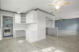 1904 Canterbury Ln, Sun City Center, FL 33573 - Photo 12