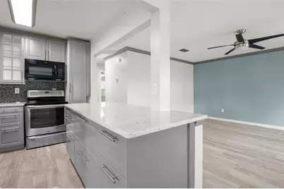 1904 Canterbury Lane #13, Sun City Center, FL 33573 - Photo 10