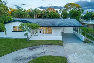 3947 Overlook Dr NE, Saint Petersburg, FL 33703 - Photo 1