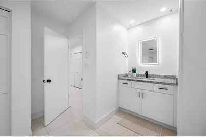 2814 W Powhatan Avenue, Tampa, FL 33614 - Photo 36