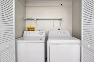 10626 Longwood Dr, Seminole, FL 33777 - Photo 12