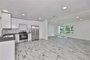 14805 Lake Forest Dr, Lutz, FL 33559 - Photo 4