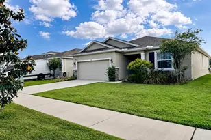 8313 Wheat Stone Dr, Zephyrhills, FL 33540 - Photo 2