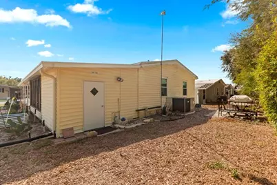 35057 McCulloughs Leap, Zephyrhills, FL 33541 - Photo 16