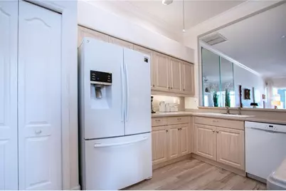 9448 Forest Hills Circle, Sarasota, FL 34238 - Photo 24