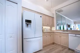 9448 Forest Hills Cir, Sarasota, FL 34238 - Photo 24