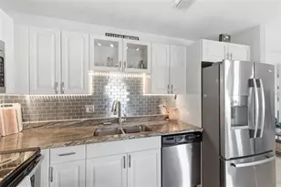 5174 Beach Dr SE, Saint Petersburg, FL 33705 - Photo 12