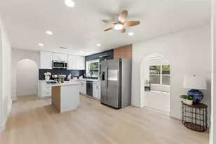 2221 Terrace Dr N, Clearwater, FL 33765 - Photo 12