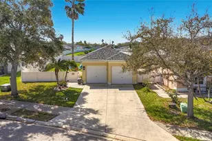 2527 29th Ave E, Palmetto, FL 34221 - Photo 2