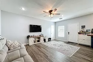 2527 29th Ave E, Palmetto, FL 34221 - Photo 6