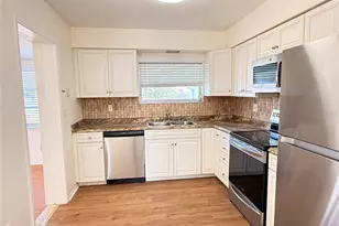 713 Thunderbird Ave, Sun City Center, FL 33573 - Photo 10