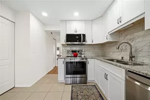 4910 Bay Street NE, Saint Petersburg, FL 33703 - Photo 12