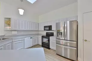 2411 Old Nantucket Ct, Sun City Center, FL 33573 - Photo 12