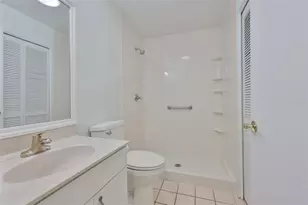 2411 Old Nantucket Ct, Sun City Center, FL 33573 - Photo 34