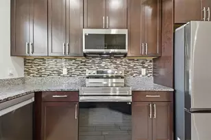 11539 Crowned Sparrow Ln, Tampa, FL 33626 - Photo 8