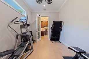 1285 Gasparilla Dr NE, Saint Petersburg, FL 33702 - Photo 48