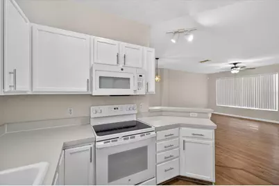 11047 Black Swan Court, Seffner, FL 33584 - Photo 10