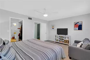 6927 Place De La Paix, Saint Petersburg, FL 33707 - Photo 18