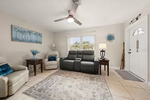 1339 Russell Dr N, Saint Petersburg, FL 33710 - Photo 32