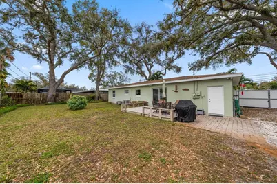 1339 Russell Drive N, Saint Petersburg, FL 33710 - Photo 24