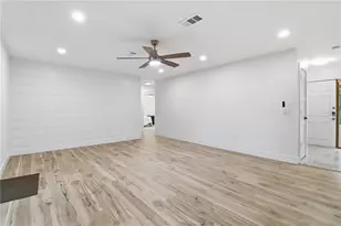 1729 SE 3rd Ct, Crystal River, FL 34429 - Photo 18