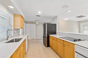 2554 Rolling Oaks Dr, Palm Harbor, FL 34683 - Photo 10
