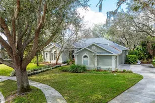 5703 Eaglepoint Pl, Lithia, FL 33547 - Photo 2