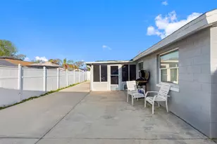 10113 Royal Acres Ct, Tampa, FL 33615 - Photo 32