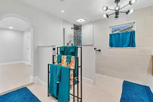 1611 Sunnyhills Dr, Brandon, FL 33510 - Photo 16