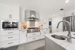 109 Driftwood Ln, Largo, FL 33770 - Photo 12