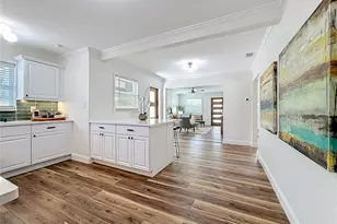 3021 Granville Ct N, Saint Petersburg, FL 33704 - Photo 10