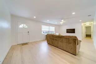 11424 79th Ave, Seminole, FL 33772 - Photo 2