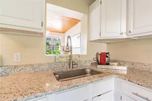 6206 S Kelly Rd, Tampa, FL 33611 - Photo 16