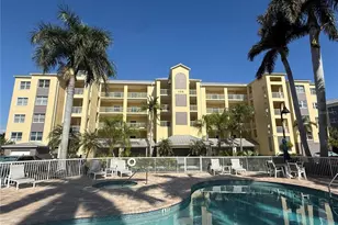 423 150th Ave, Madeira Beach, FL 33708 - Photo 2