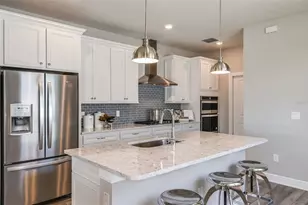 14752 Sunlit Cir, Parrish, FL 34219 - Photo 2