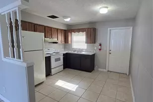 773 NE 9th St, Crystal River, FL 34428 - Photo 4