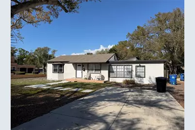2421 Granada Circle E, Saint Petersburg, FL 33712 - Photo 1