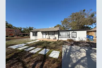 2421 Granada Circle E, Saint Petersburg, FL 33712 - Photo 2