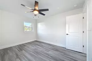 2335 Murilla Way S, Saint Petersburg, FL 33712 - Photo 32