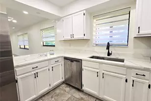 2009 Hammock Pine Blvd, Clearwater, FL 33761 - Photo 4
