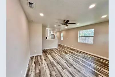 8517 N Highland Avenue, Tampa, FL 33604 - Photo 2