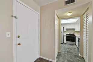 6330 Newtown Cir, Tampa, FL 33615 - Photo 20
