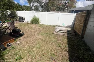 2435 20th St S, Saint Petersburg, FL 33712 - Photo 10