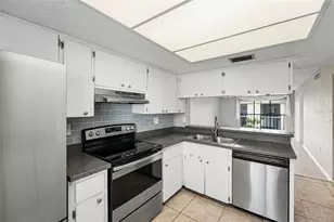 106 Pine Ct, Oldsmar, FL 34677 - Photo 12