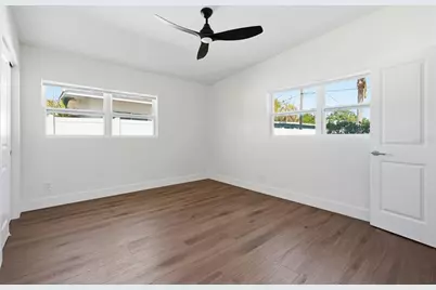 2989 Greenbriar Street, Sarasota, FL 34237 - Photo 16