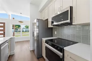 2989 Greenbriar St, Sarasota, FL 34237 - Photo 12