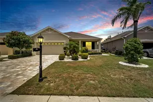 1013 Emerald Dunes Dr, Sun City Center, FL 33573 - Photo 1