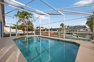 8711 Bay Crest Ln, Tampa, FL 33615 - Photo 2