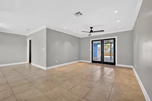 8711 Bay Crest Ln, Tampa, FL 33615 - Photo 28